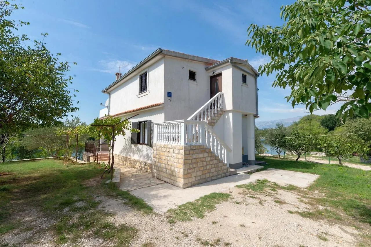 度假居 KruševoHouse Ribnica别墅